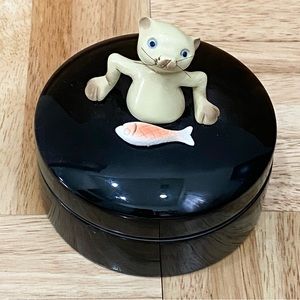 Vintage Adorable Cat & Fish Black Laquer Trinket Box